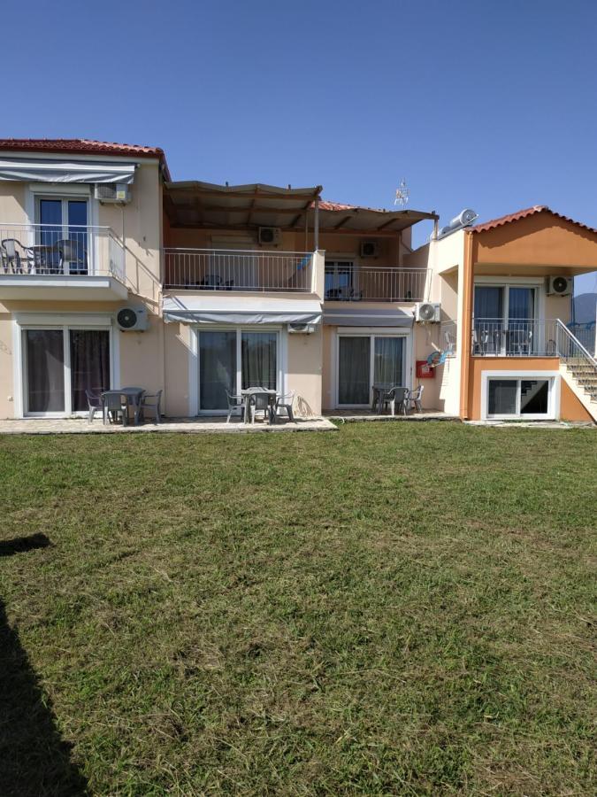 Lighthouse Apartments Хилиаду Екстериор снимка