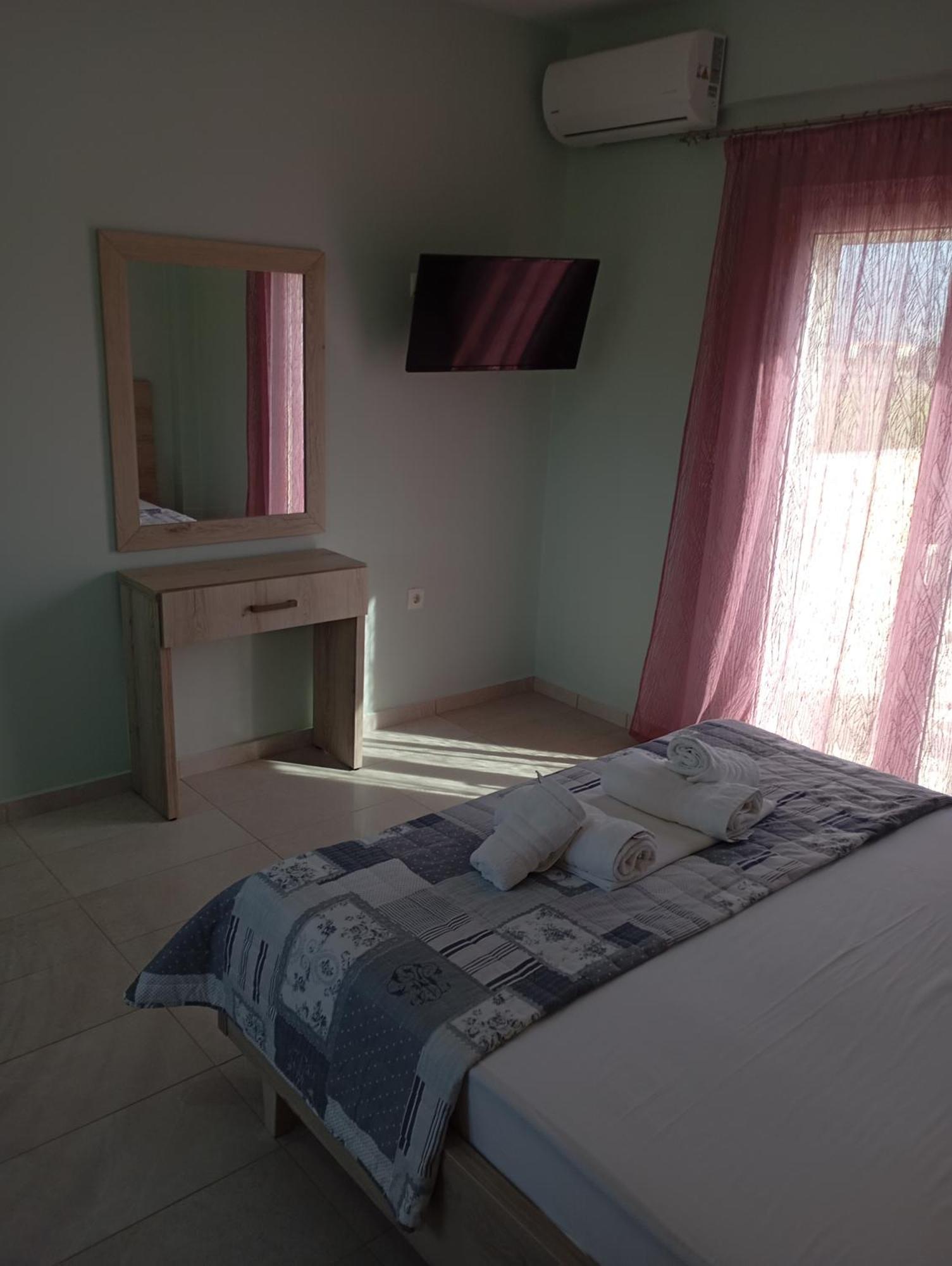 Lighthouse Apartments Хилиаду Екстериор снимка