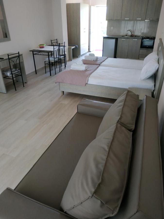 Lighthouse Apartments Хилиаду Екстериор снимка